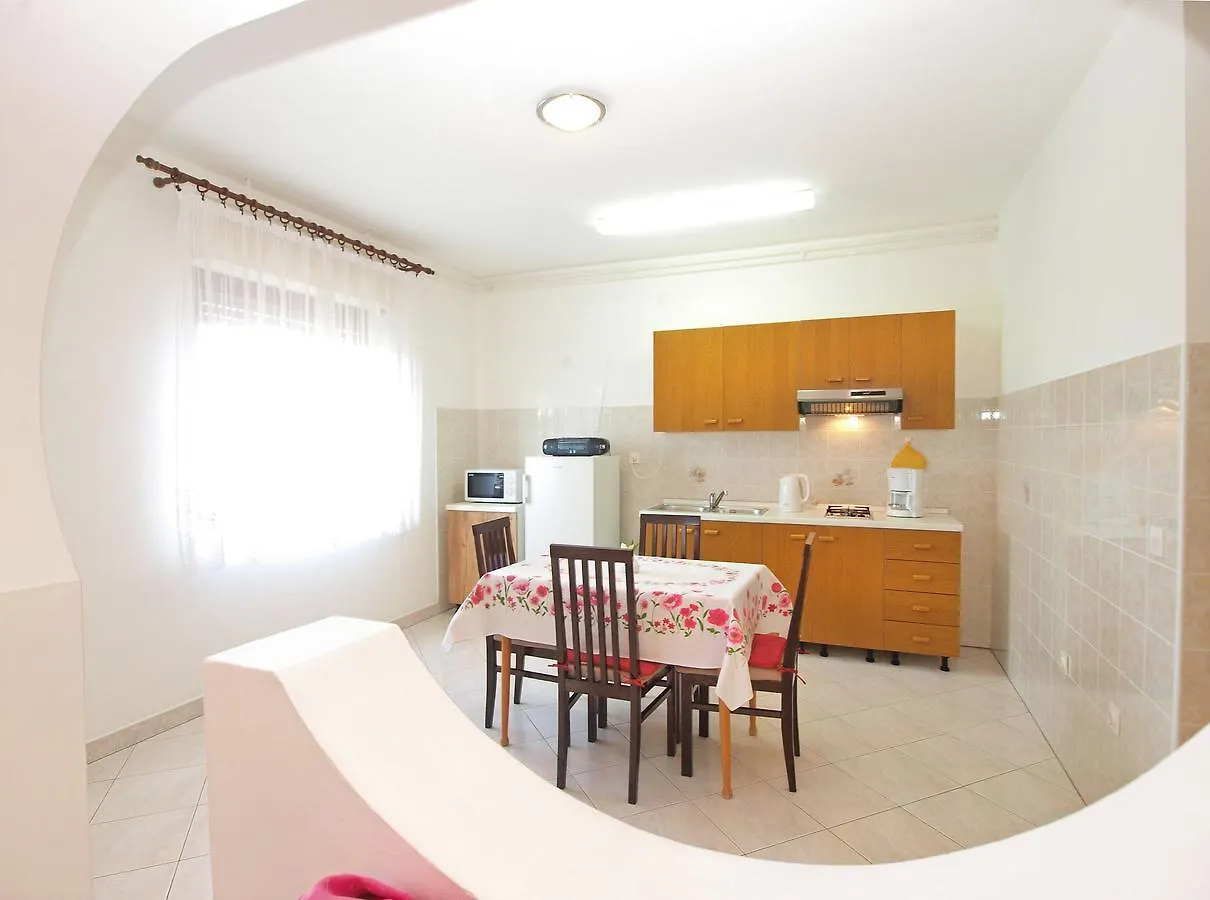 Apartments Silvano 1563 Pula Croatia