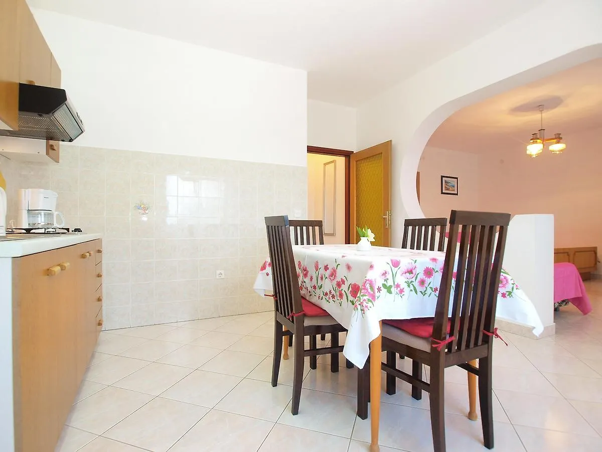 Apartments Silvano 1563 Pula 0*,  Croatia