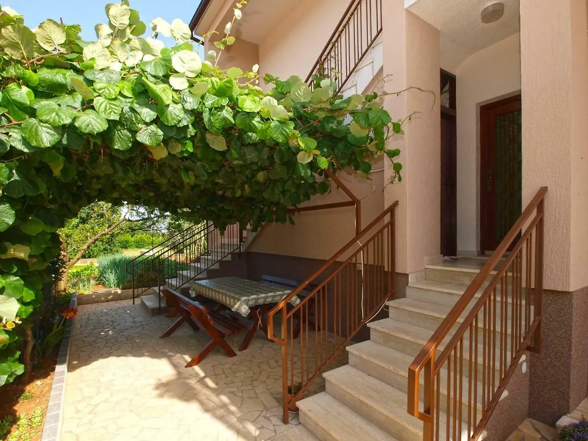 Apartments Silvano 1563 Pula Croatia
